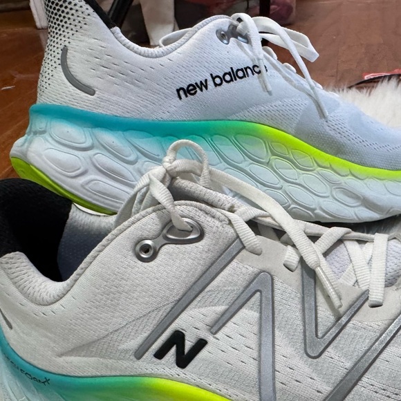 New Balance Fresh Foam X More v4 - Picture 13 of 14